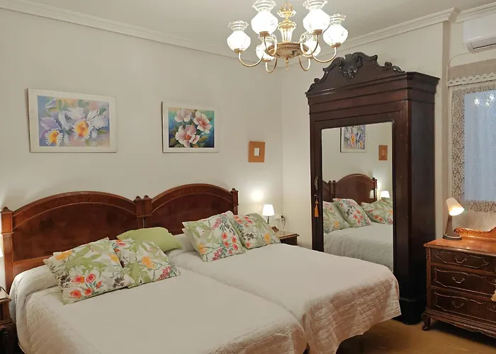 Virgen De Alfileritos